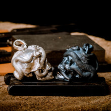 Load image into Gallery viewer, Skull with Vipers (Silver)