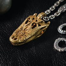 Load image into Gallery viewer, Crocodile Skull