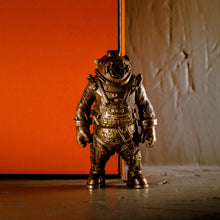 Load image into Gallery viewer, Deep Sea Diver
