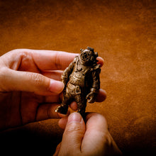 Load image into Gallery viewer, Deep Sea Diver