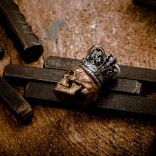 Load image into Gallery viewer, King Skull