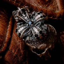 Load image into Gallery viewer, King Skull