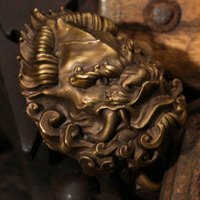 Load image into Gallery viewer, Asian Lion Belt clip