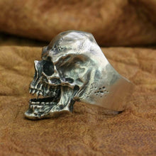 Load image into Gallery viewer, Vampire Skull Ring (925 Silver)