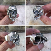 Load image into Gallery viewer, Vampire Skull Ring (925 Silver)