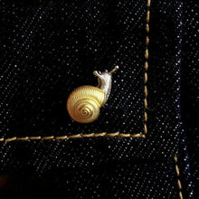 Load image into Gallery viewer, Snail Earrings