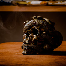 Load image into Gallery viewer, Skull with Vipers Big (Bronze)