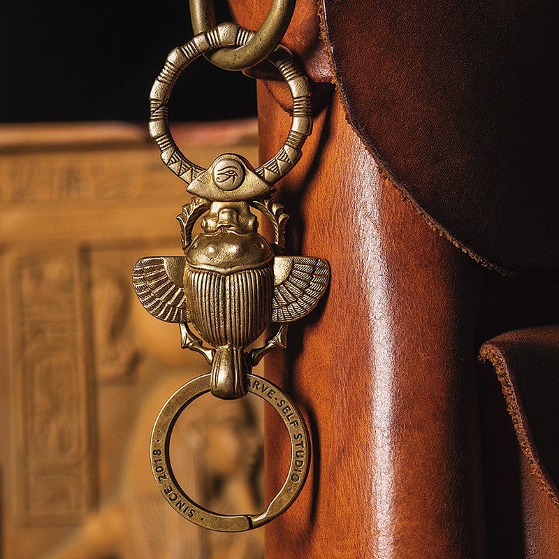 COPPERTIST.WU Brass Scarab Beetle Keychain Cool Animal Keychains