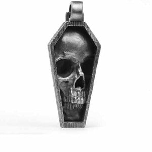 Skull in coffin