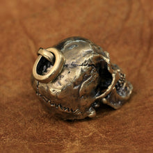 Load image into Gallery viewer, Skull Pendant
