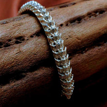 Load image into Gallery viewer, Snake Bone Bracelet